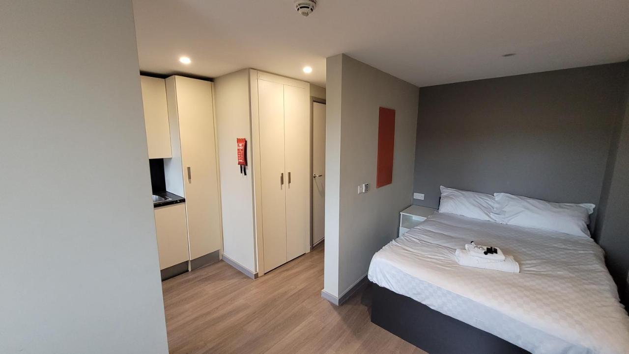 Student Only - 1 Night Free Gosford Gate In Coventry - Sk Hotel Bagian luar foto