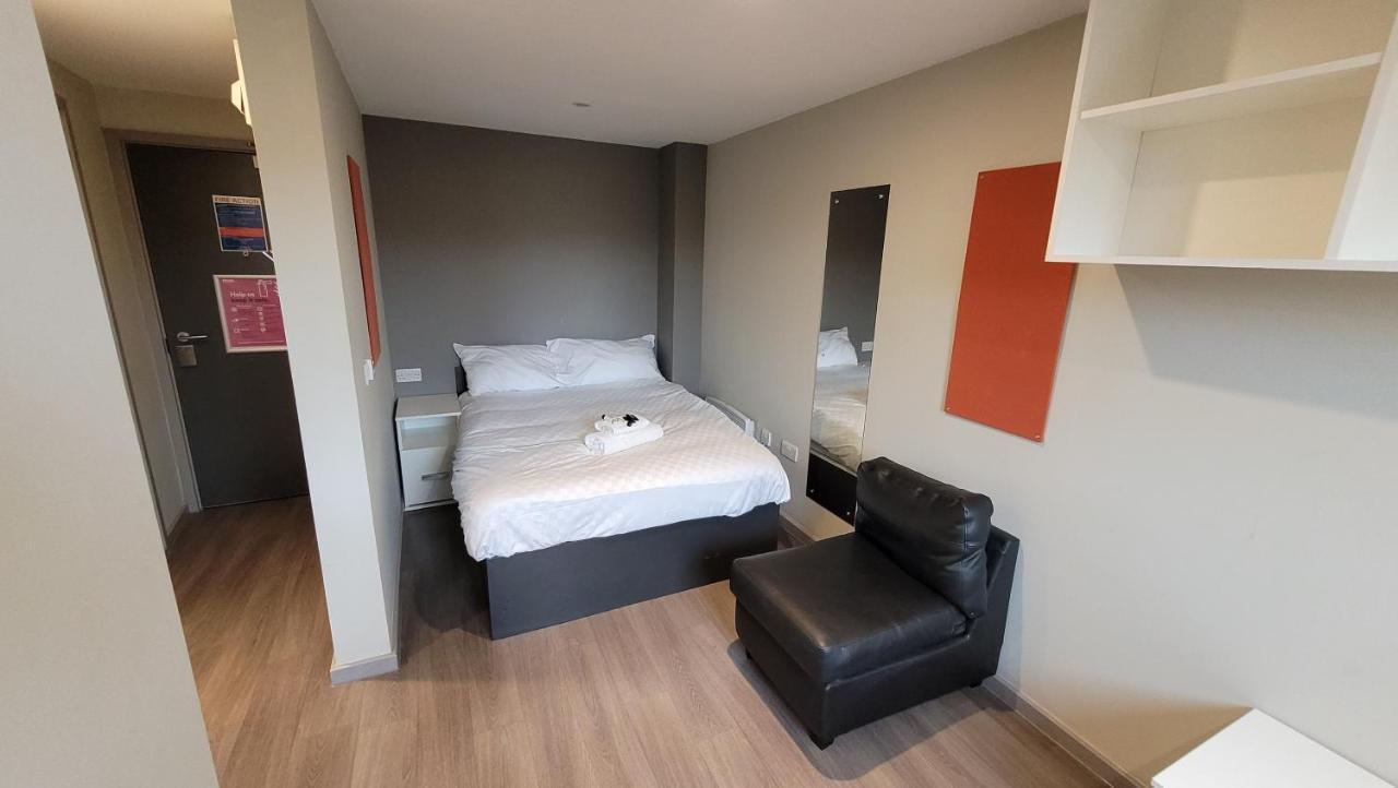 Student Only - 1 Night Free Gosford Gate In Coventry - Sk Hotel Bagian luar foto