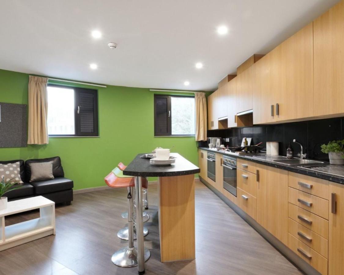 Student Only - 1 Night Free Gosford Gate In Coventry - Sk Hotel Bagian luar foto
