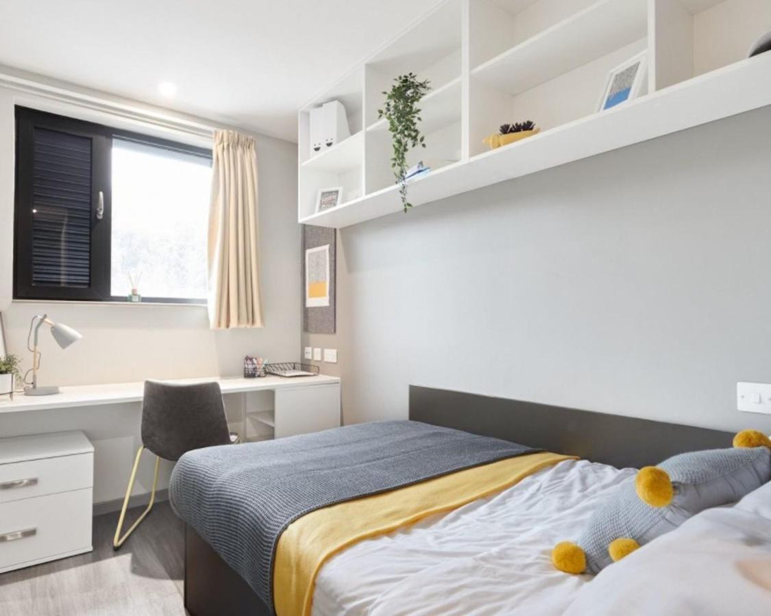 Student Only - 1 Night Free Gosford Gate In Coventry - Sk Hotel Bagian luar foto